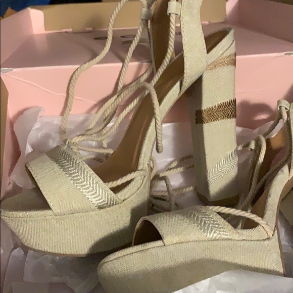 Heels - Picture 3 of 3